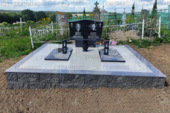 памятник с блоком бессер