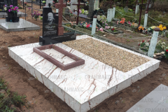 памятник для двоих с крестом