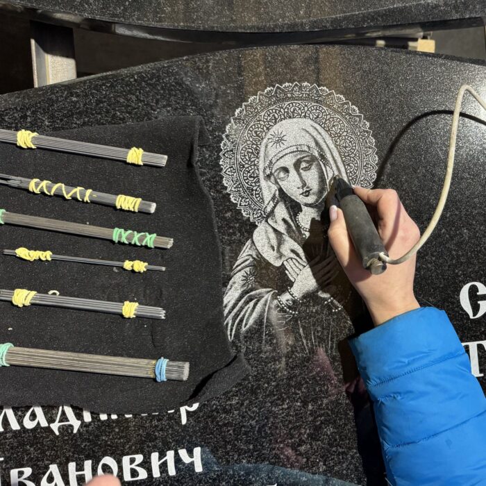 гравировка на могилы